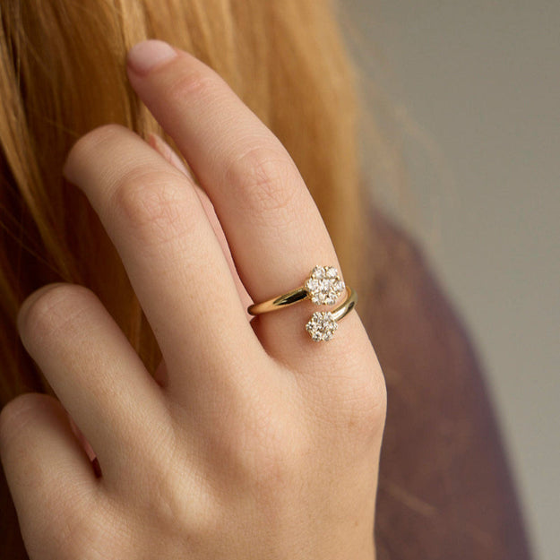 Floral Diamond Cluster Ring - 18K Gold | VS Clarity Natural Diamonds