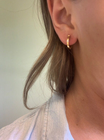 Single Stone Huggies - 18K Gold | VS Clarity Natural Diamonds